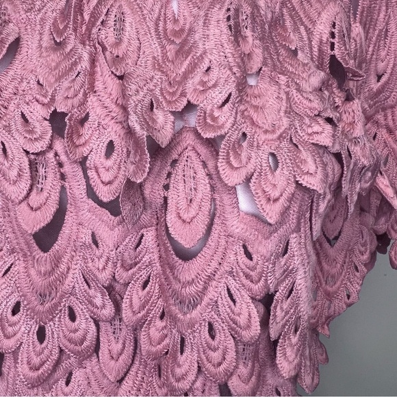 UNBRANDED Off The Shoulder Crocheted Ruffled Crop top - Picture 4 of 9